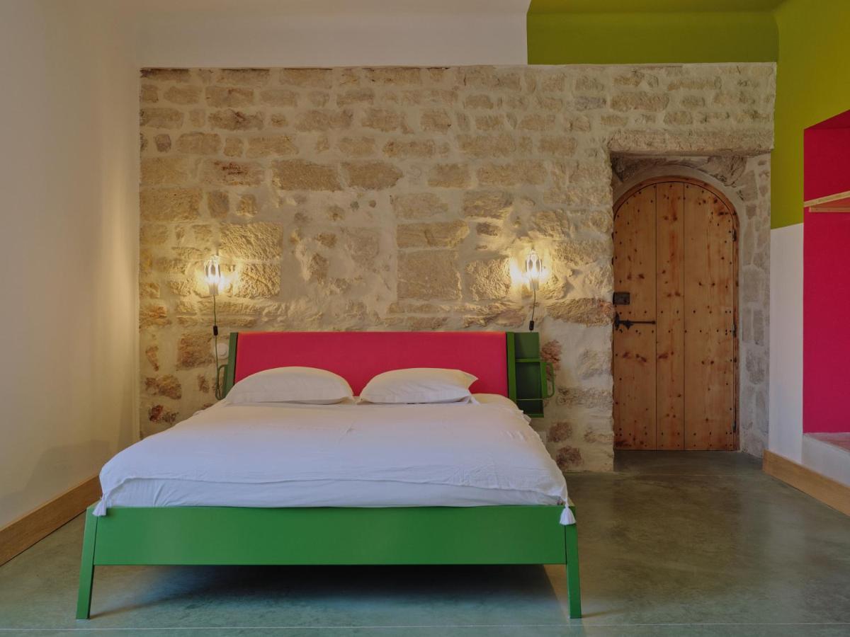 Domaine La Ferme Hi Bride Bed and Breakfast Villelaure Eksteriør billede